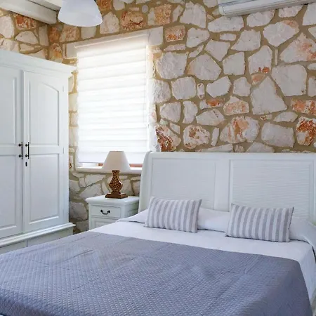 Isabella Villa Agios Leon